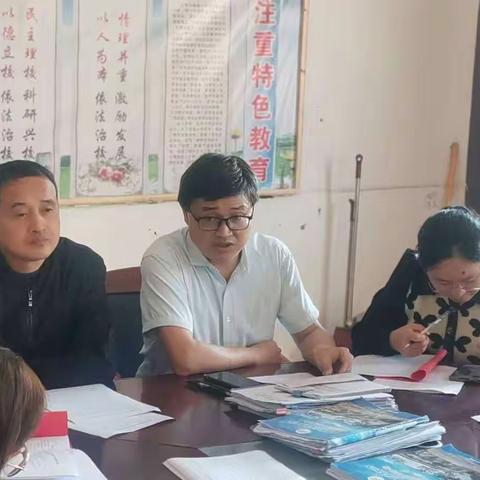 党建引领在行动！记龙湾小学“珍爱生命，善待他人党员教师在行动”专题宣传教育活动
