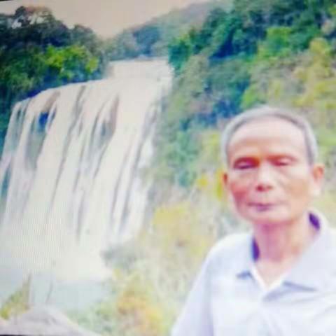 微信群相册，每人一张，写上名字，请查看。