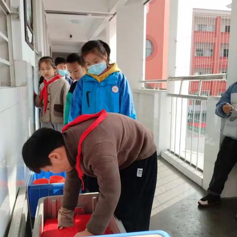 初冬暖阳，温情十一月——三（4）班十一月月末总结