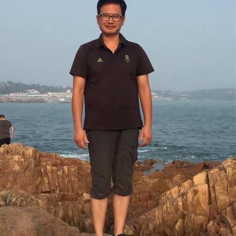 明星教师|平凡岗位精彩人生——记优秀青年教师张晴