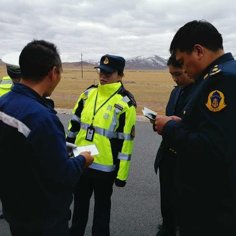 治多县交通运输综合行政执法大队开展打击非法营运专项集中整治行动