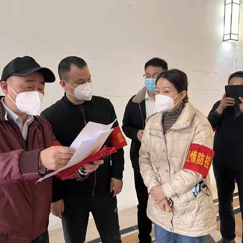 【钟岭街道迎宾社区】让党旗在“战疫”一线高高飘扬