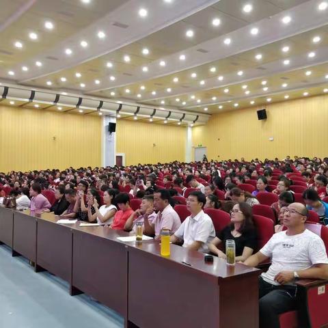 文化东校召开市中区语文学科“基于课程标准的教学”培训会