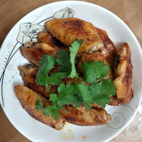 美味的秘制烤翅