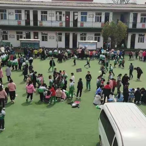 姬留实验学校第二届“快乐学习，智慧同行”跳蚤市场活动