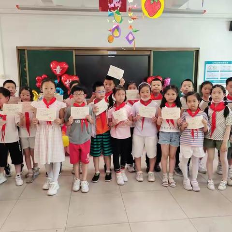 “不忘初心，砥砺前行”---育才同安小学 二年级（2）班期末总结