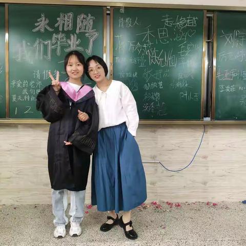 2022.04.16毕业照（博士服2人合影）