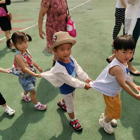 快乐的幼儿园生活！