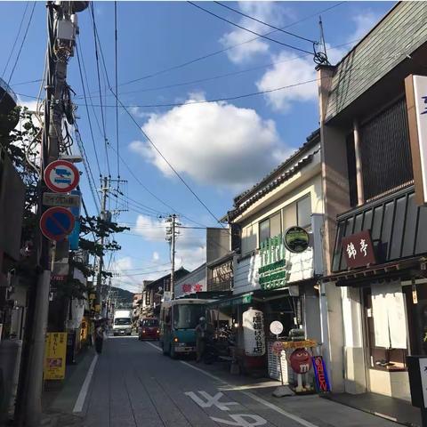 游轮在航行中