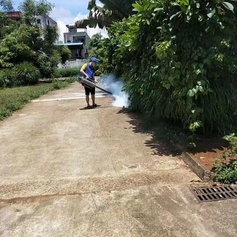 谭文小学全面常态化卫生消杀消毒工作