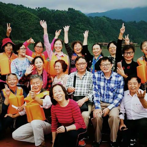 我们的青春不散场