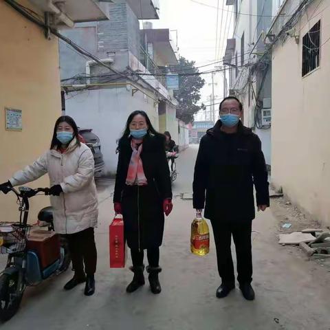 心系龙小老同志 走访慰问暖人心——南阳市第三十九小学党支部春节走访慰问老党员、老教师