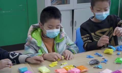 牢记嘱托当先锋，英雄城市党旗红​大爱唐山，抗击疫情，第一线城市，封闭管理9次