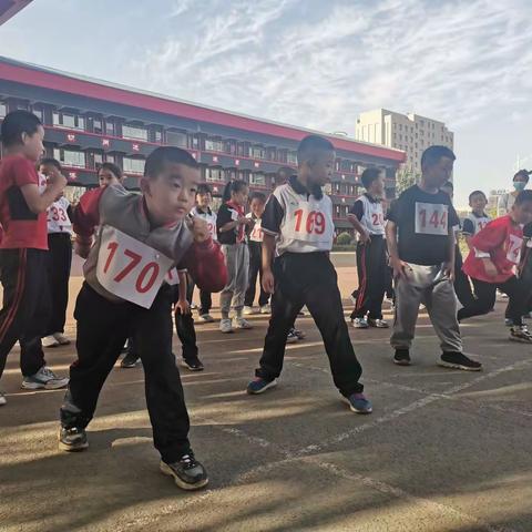 激情运动 超越自我，滨河小学第十七届秋季田径运动会之二三班精彩掠影