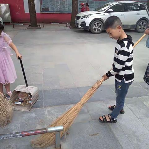 实验小学二年级二班    邓仕炎   体验劳动的快乐