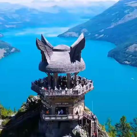 人间仙境喀纳斯的夏日时光