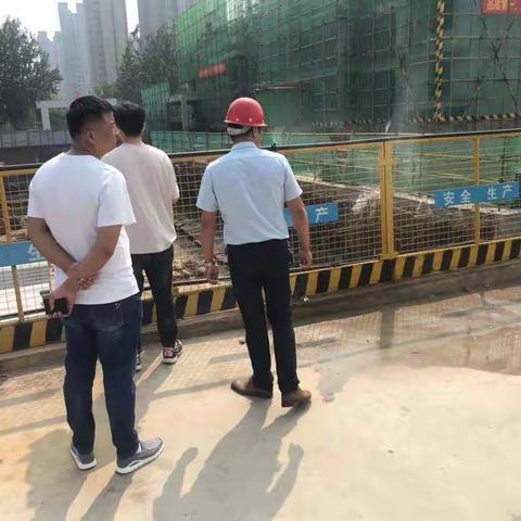 桥东生态环境局联合住建局配合市督察组检查工地