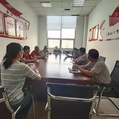 区委党史研究中心传达区委一届十次全会精神