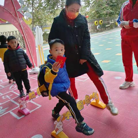 “春暖花开，宝贝归来”