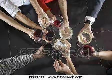 醉酒虐我千百遍，我待喝酒如初恋。