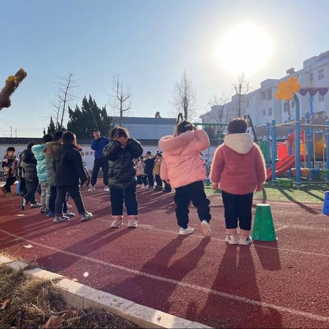 亳州市铁路小学附属幼儿园中二班——体智能