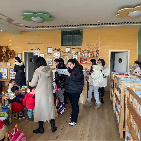 小班组区域观摩