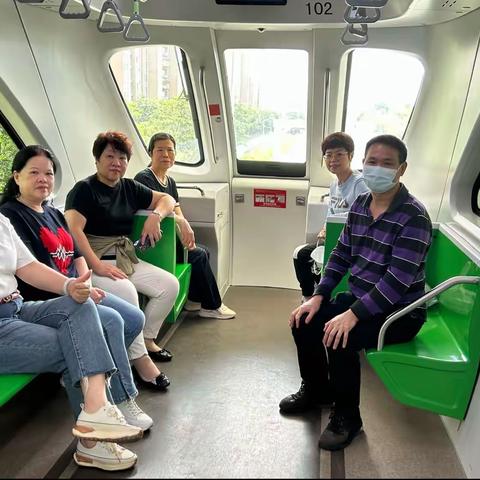 同宿舍的姐妹们，一起工作，一起退休，一起游玩，今天到坪山新区一日游