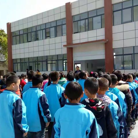 庆长岗小学全体师生入住新教室