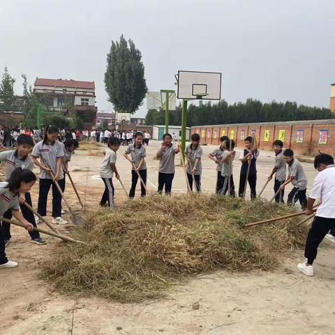 开学第一课：劳动最光荣