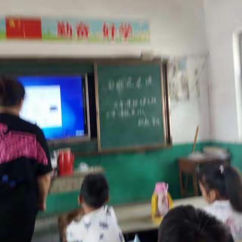 濮阳子岸大陈小学二年级彩虹花晨读