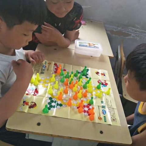 沈小“棋乐无穷”社团活动剪影