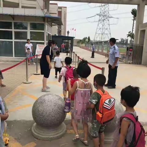 许庄幼儿园有序入园