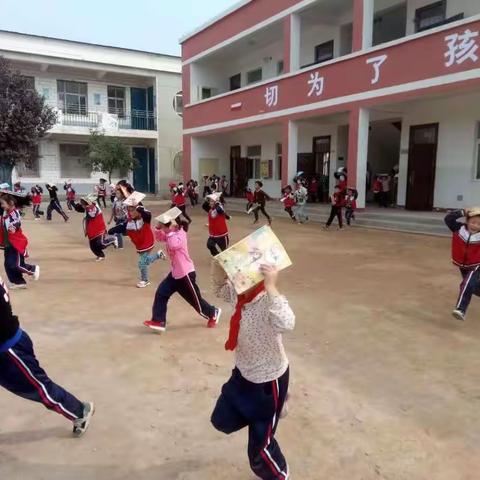 胡状镇中心小学——防震减灾，应急疏散演练