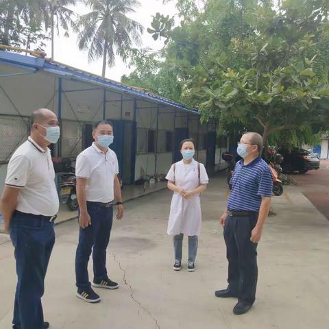 区委统战部部长彭伟然到湾坡小学调研防控疫情及开学工作