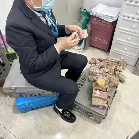 服务无小事 零钱存兑暖人心