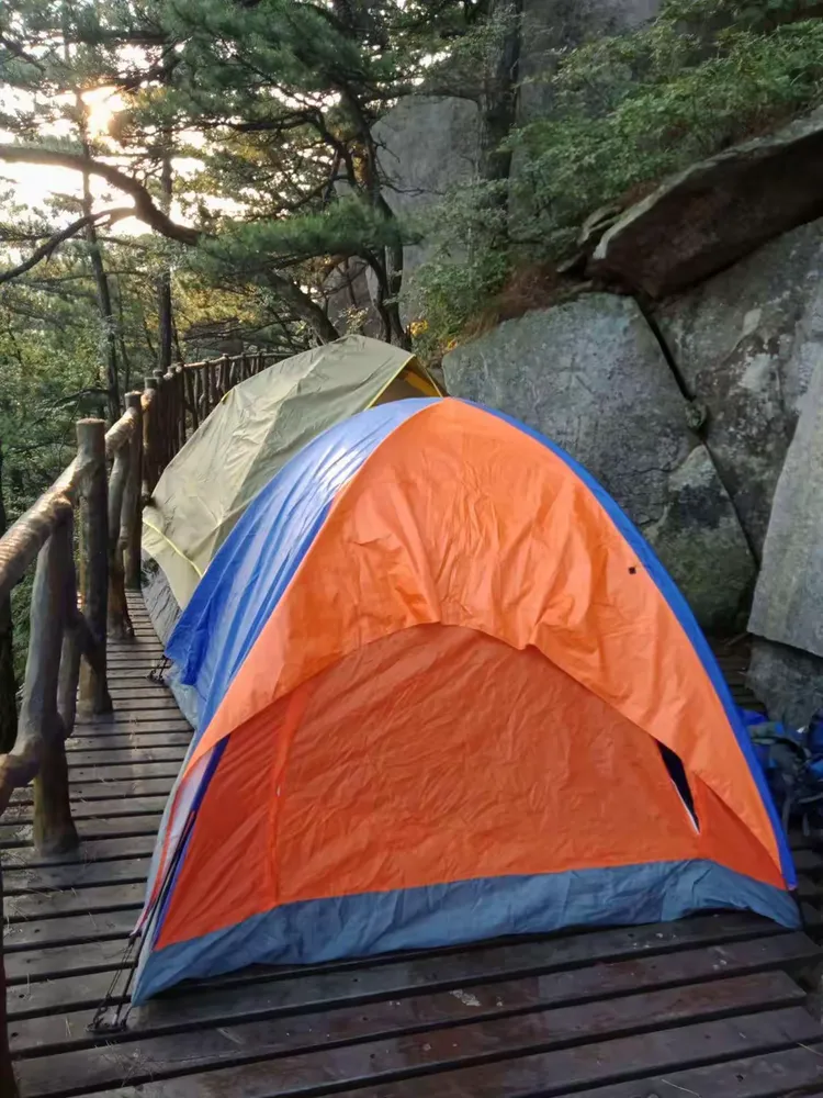 露营薄刀峰