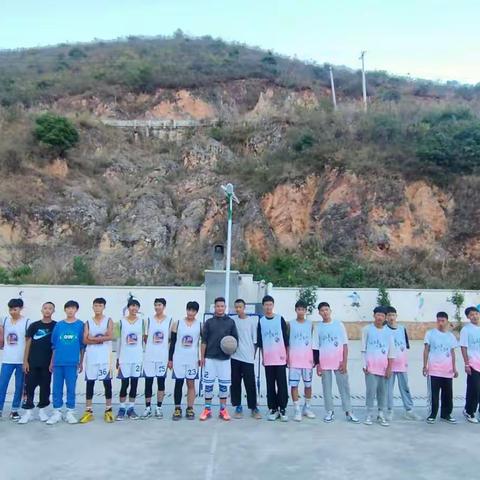 瓦马民族中学2022年秋季学期校园篮球赛