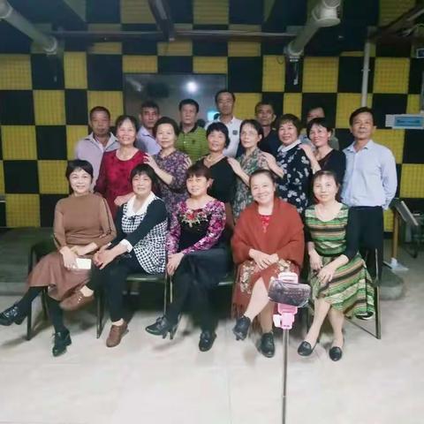 78届K歌组合欢乐周未留念相册。