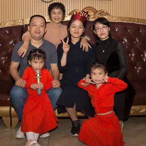 春节快乐😊祝女儿生日快乐😊留念相册。