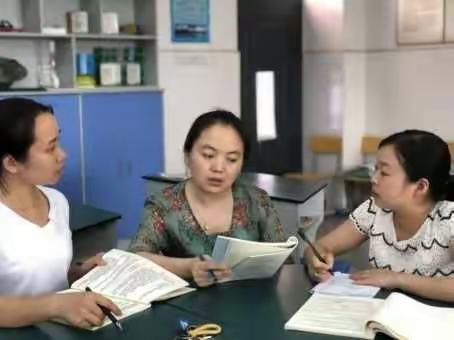 栗雨小学科学课题组关于天元区基础教育科研课题选题会议纪实