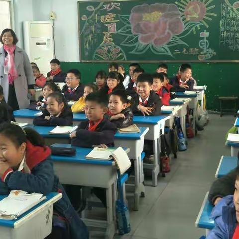 探秘机器人--光明路小学二（七）班家长进课堂