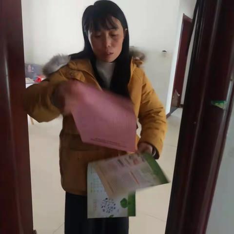草滩街道组织开展主题宣传入户活动