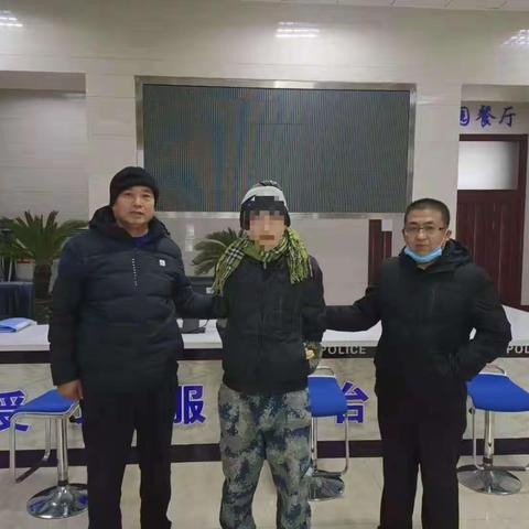 红岗分局社区大队抓获逃犯一人