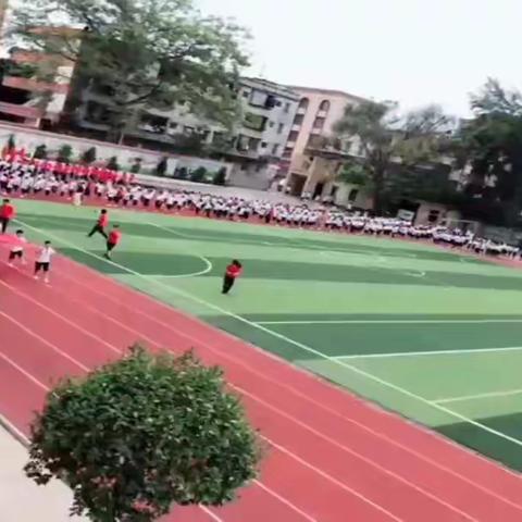 茂南区公馆镇中心小学第二十六届田径运动会开幕啦😍😍😍