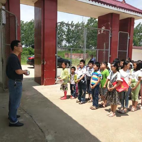 郑堂小学 平安建设“两率”宣传进校园