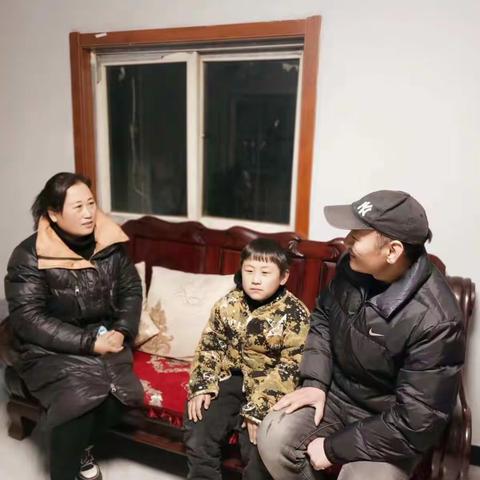 爱在路上，情在心间——官湖镇鲍庄小学“百校千师进万家”教师家访活动