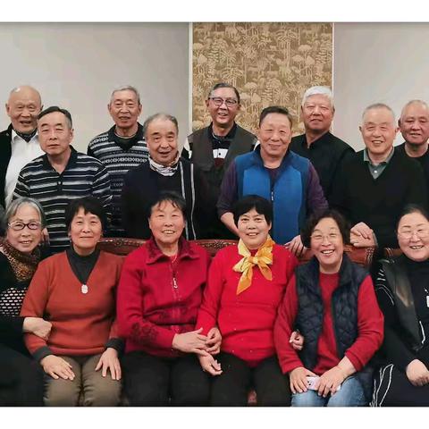 兵团战友 欢聚在一起