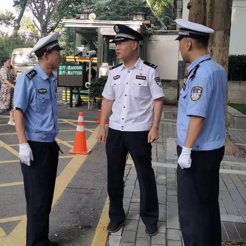 陈延同志检查交警曲江大队十四运道路交通安保全要素演练工作