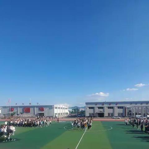 朝阳劳动高级技工学校凌云校区21届课间操表演