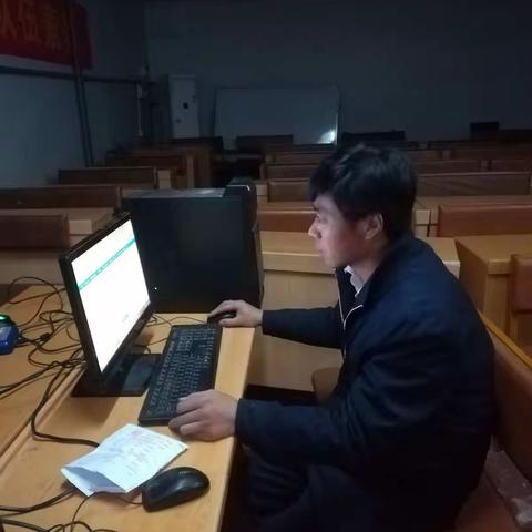 信息工程系老师助力高考报名工作！
